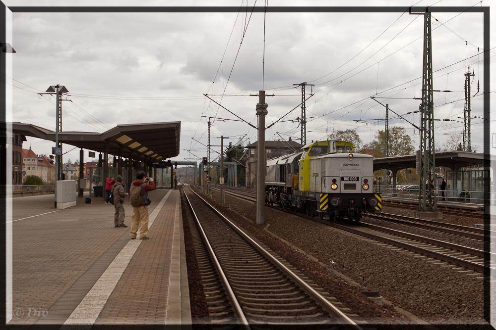 Captrain V60 008 und eine Class 66 hier in Heidenau am 18.04.15