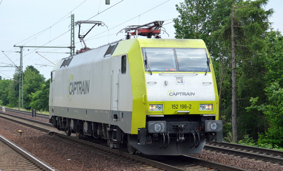 Captrain/ITL 152 196-2 [NVR-Number: 91 80 6152 196-2 D-ITL] beweist einmal mehr wie gut gerade dieser Baureihe Farbe stehen würde, 30.05.18 Dresden Strehlen.