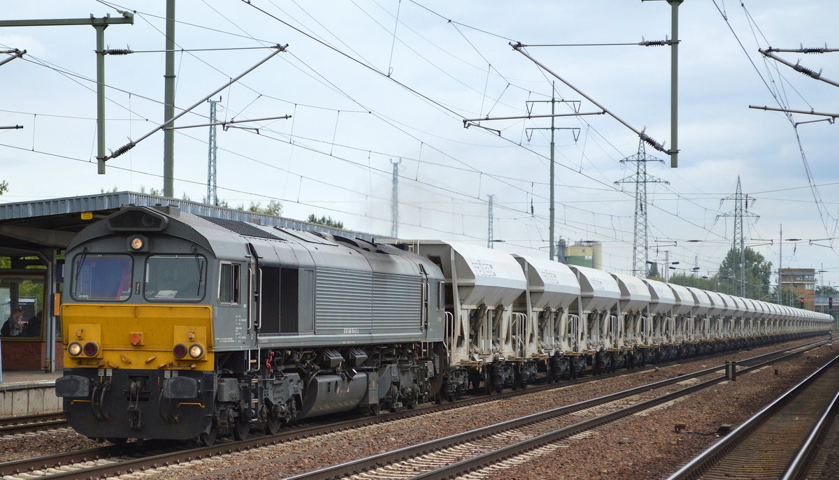 Captrain/ITL  CB 1000  (NVR:  92 80 1266 105-6 D-CTD) mit Schüttgutwagen-Güterzug am 20.08.18 Bf. Flughafen Berlin-Schönefeld.