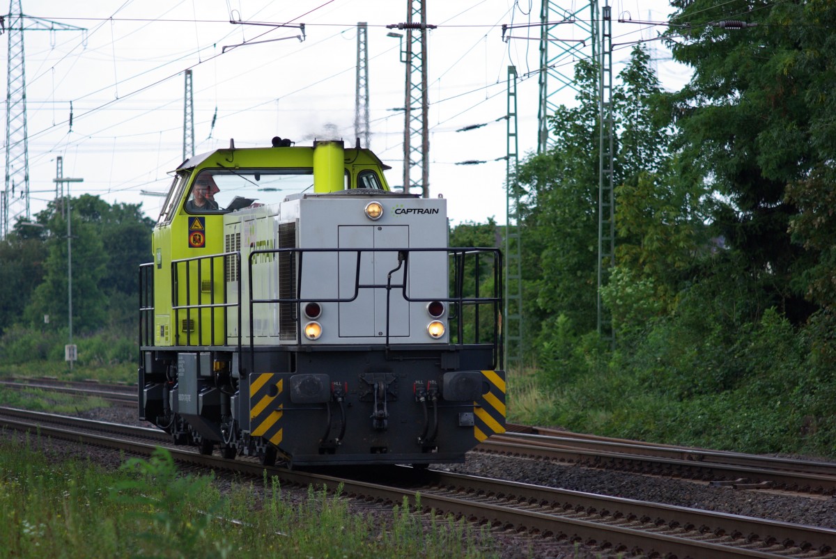 Captrain/TWE V156 alias 274 107-8 durchfährt am 14.08.2015 Ratingen Lintorf. Es handelt sich um eine MaK G 1205 BB, Baujahr 1994