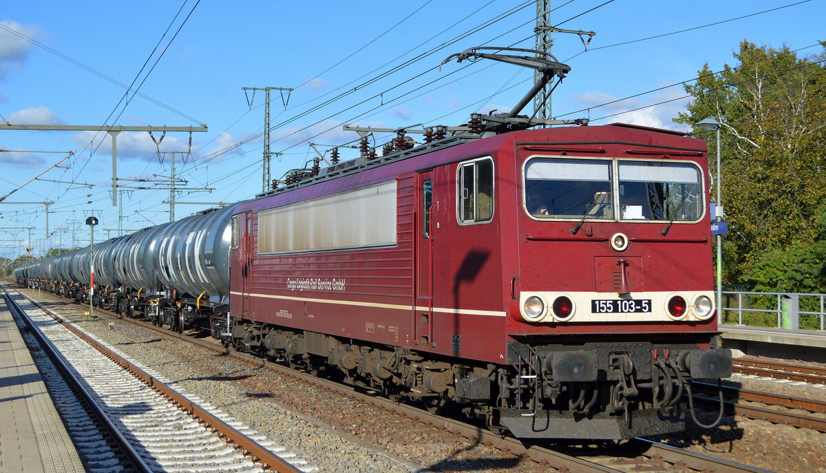 Cargo Logistik Rail-Service GmbH, Barleben-Ebendorf mit  155 103-5  [NVR-Nummer: 91 80 6155 103-5 D-CLR] und Kesselwagenzug am 13.10.21 Durchfahrt Bf. Golm (Potsdam).