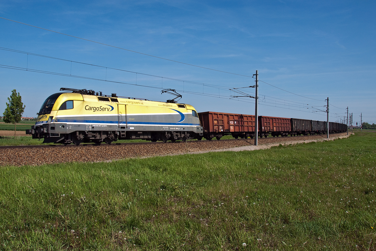 Cargoserv 182 580, ebenfalls am 27.04.204 im Tullnerfeld in Richtung St. Pölten unterwegs.