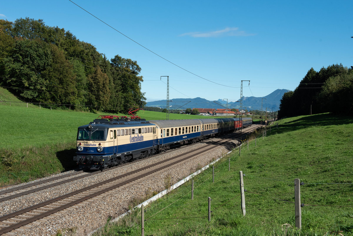 CB 1142.704 (ex ÖBB) mit dem DPF 19798 Bischofshofen/Freistadt bei Straß am 23.09.2018.