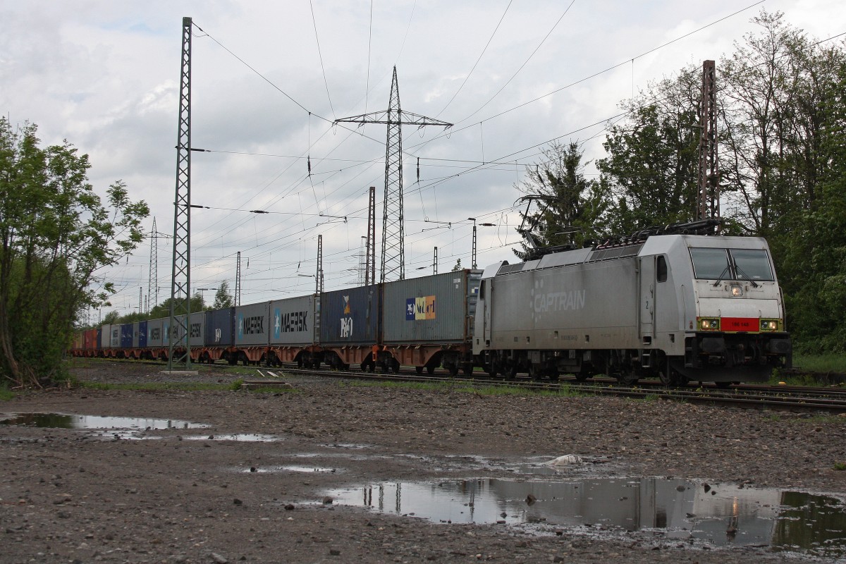 CBR/HSL 186 148 am 13.5.13 mit einem Containerzug in Ratingen-Lintorf.