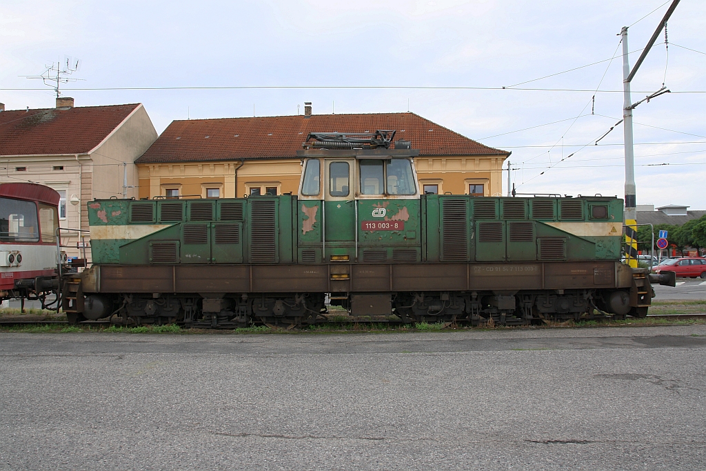 CD 113 003-8 am 25.August 2018 im Bahnhof Tabor.