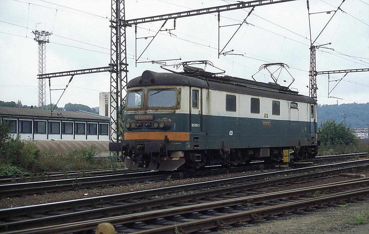 CD 123009 am 2.9.1995 im Prager Bahnhof Smichov.