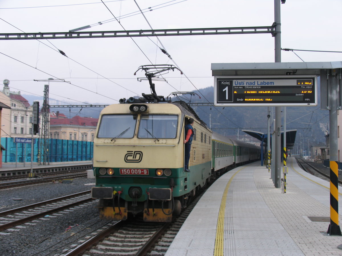 CD 150 009 (alias 499.2009) mit einem R abfahrbereit in Usti nad Labem (Aussig an der Elbe); 08.03.2008

