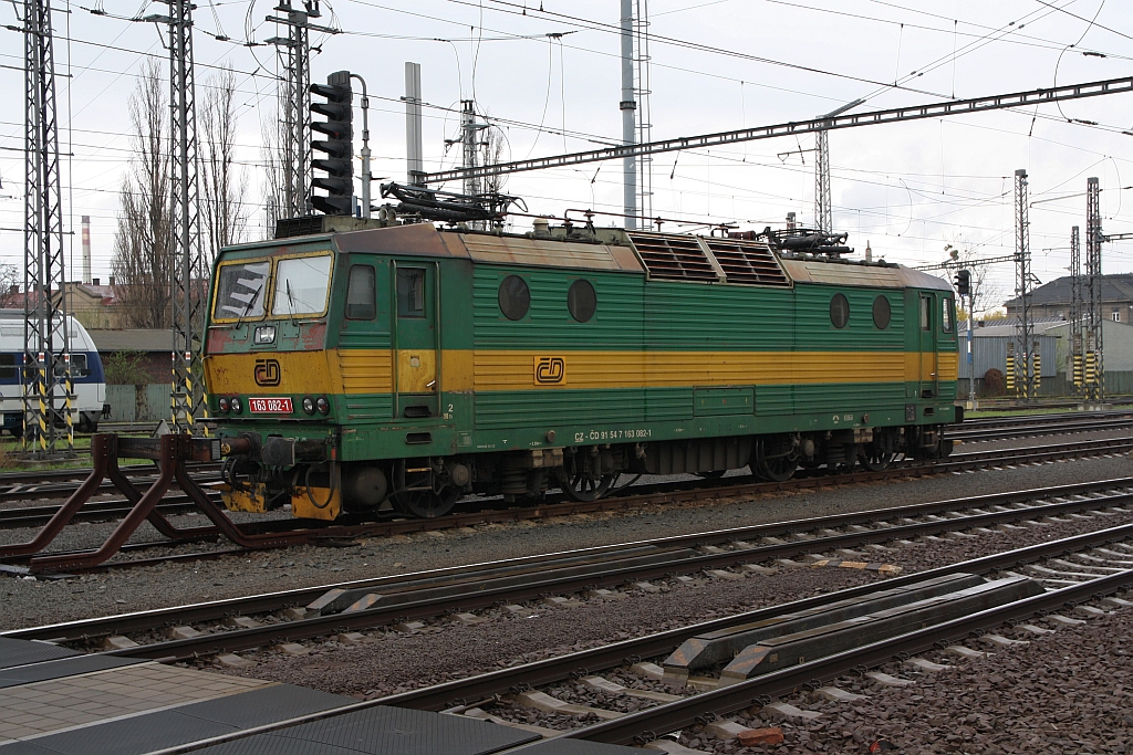 CD 163 082-1 wartet am 06.April 2019 im Bahnhof Prerov auf ihren nächsten Einsatz.