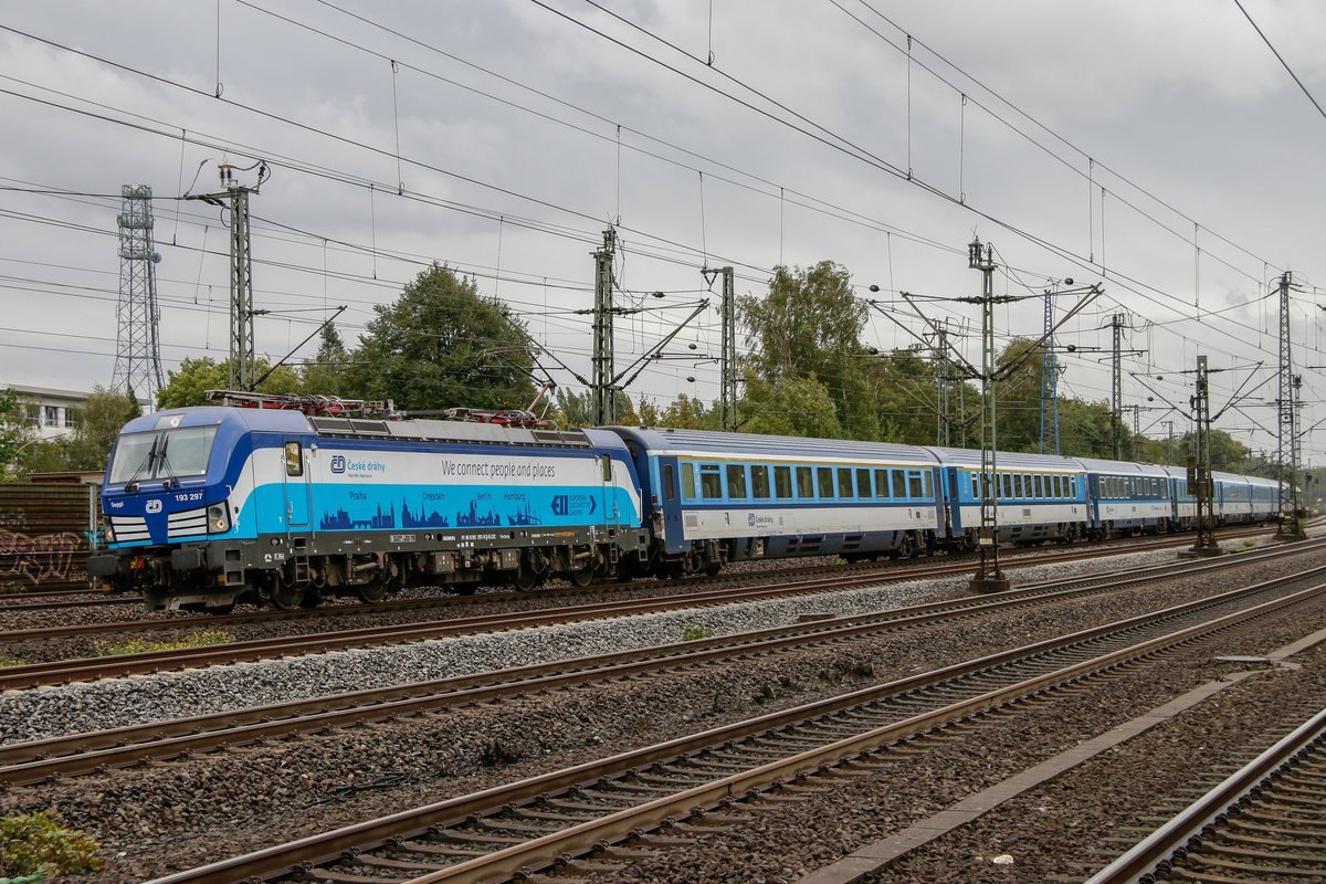 CD 193 297  Seppl  Ceske drahy mit EC in Hamburg Harburg, September 2018.