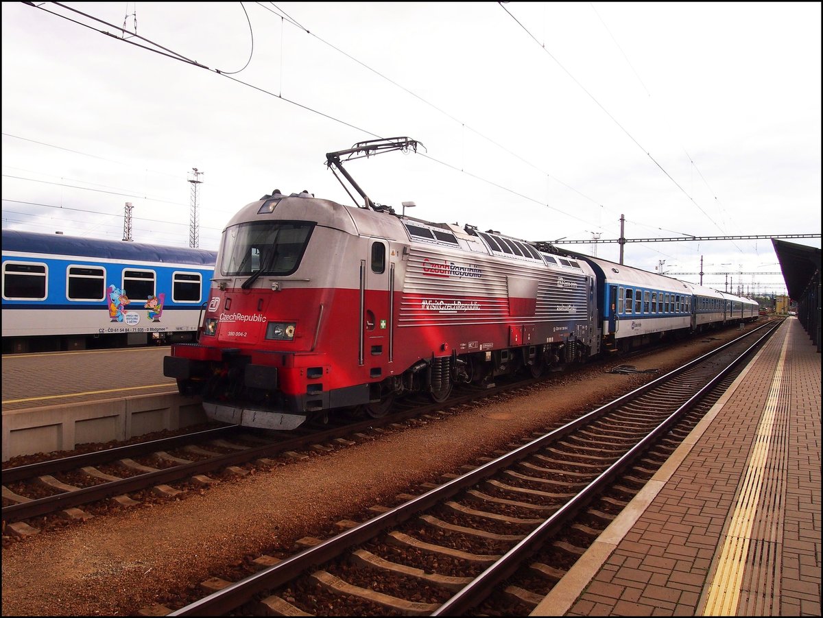 CD 380 004-2 im Bahnhof České Budějovice am 31. 8. 2020