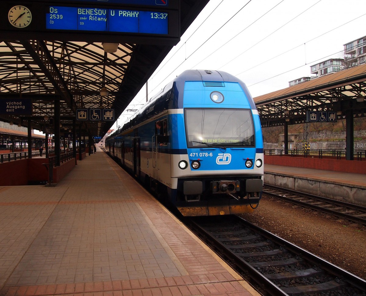 CD 471 078-6 im Hauptbahnhof Prag am 10. 2. 2014.