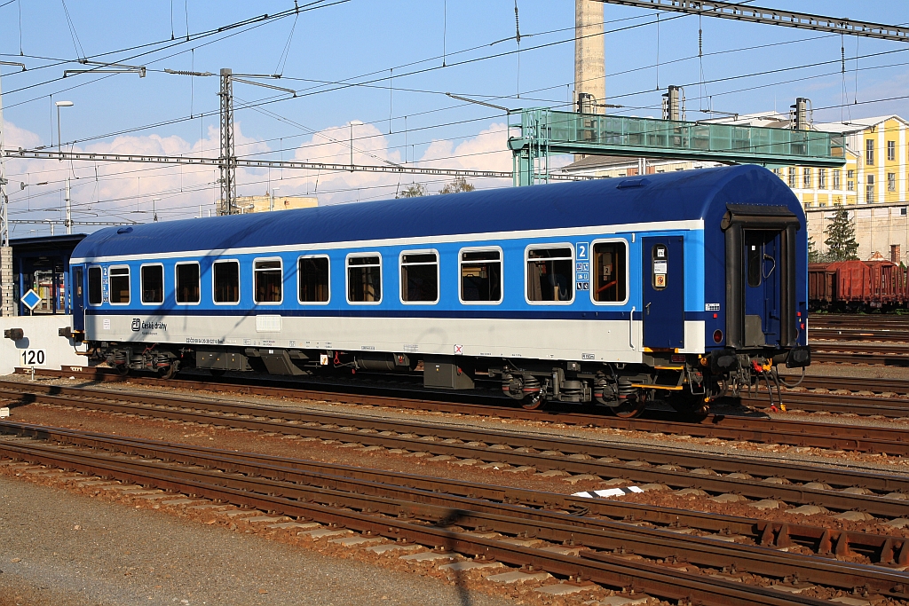 CD 50 54 20-38 027-9 Bee am 15.September 2018 im Bahnhof Breclav.