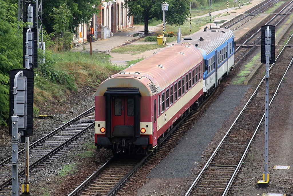 CD 50 54 21-29 311-7 Bdtn am 03.August 2019 als letztes Fahrzeug des Os 4807 (Jihlava - Brno hl.n.) im Bahnhof Strelice.