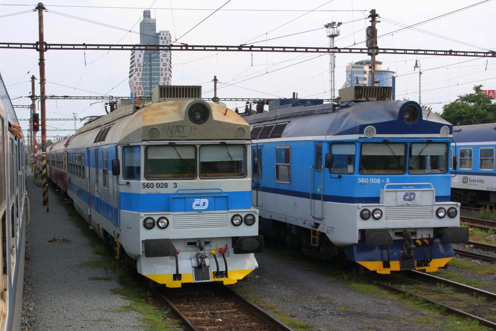 CD 560 028-3 und 008-5 warten am 24.August 2019 im Vorbahnhof von Brno hl.n. auf ihren nächsten Einsatz.