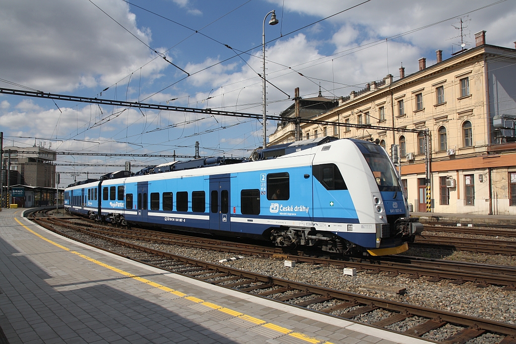 CD 641 007-0 fährt am 15.August 2018 im Bahnhof Brno hlavni nadrazi ein.