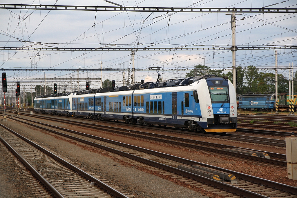 CD 660/661 002 und 660/661 001 fahren am 14.August 2018 als Rx 804 (Olomouc hl.n. – Brno hl.n.) aus dem Bahnhof Breclav.