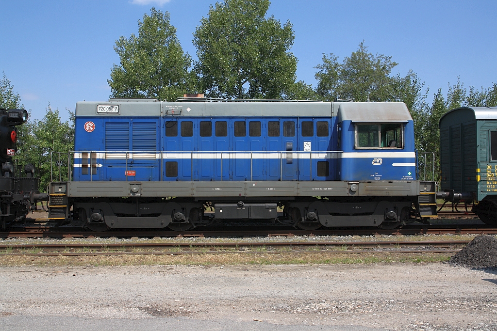 CD 720 058-7 am 04.August 2018 im Bahnhof Trebon.