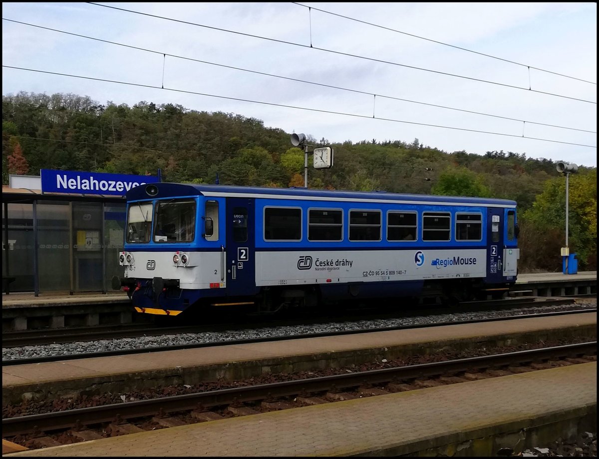 CD 809 140-7 am 11. 10. 2019 im Bf. Nelehozeves.