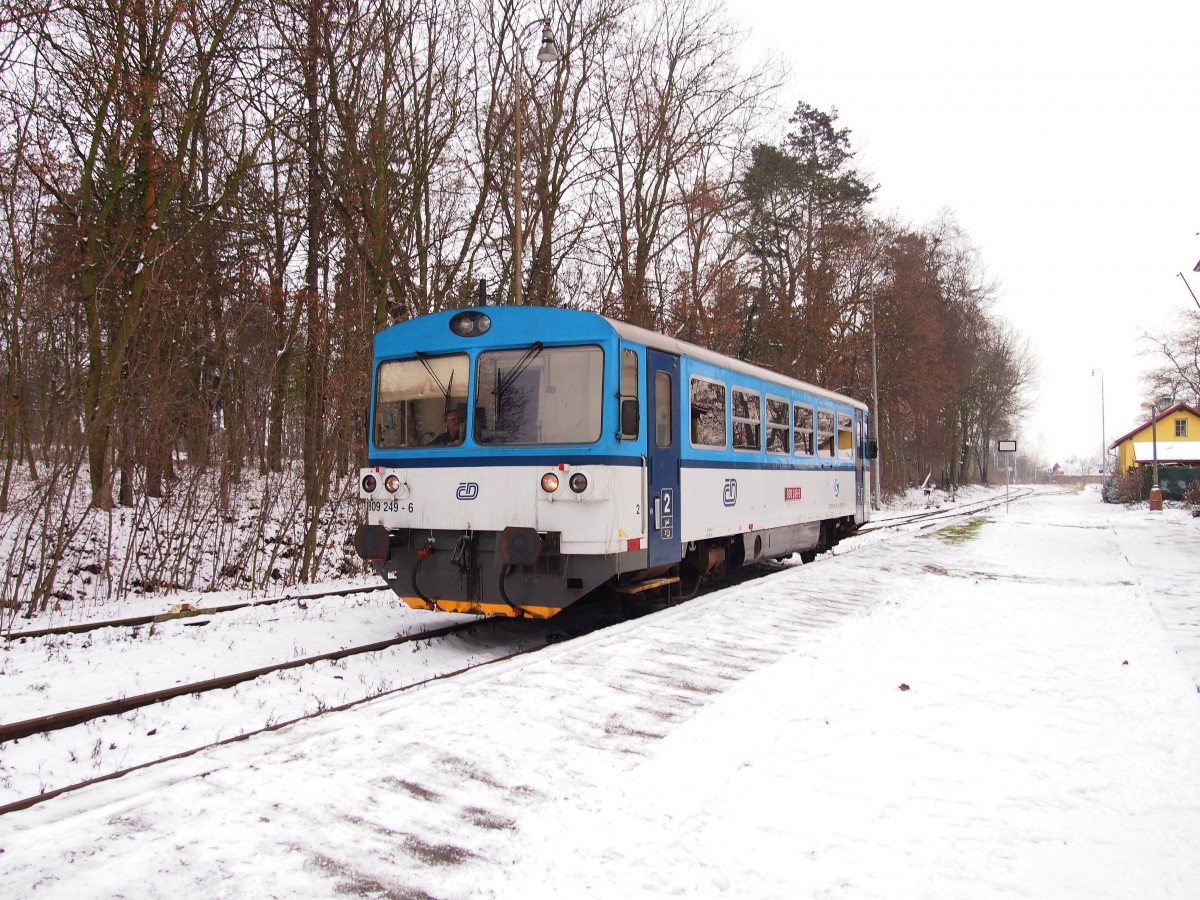 CD 809 249-6 auf Bahnhof Lázně Toušeň am 5. 1. 2016