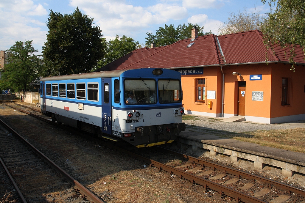 CD 809 336-1 wendet am 15.August 2018 im Bahnhof Hustopece u Brna vom Os 14625 aus Sakvice auf den Os 14626 nach Sakvice.