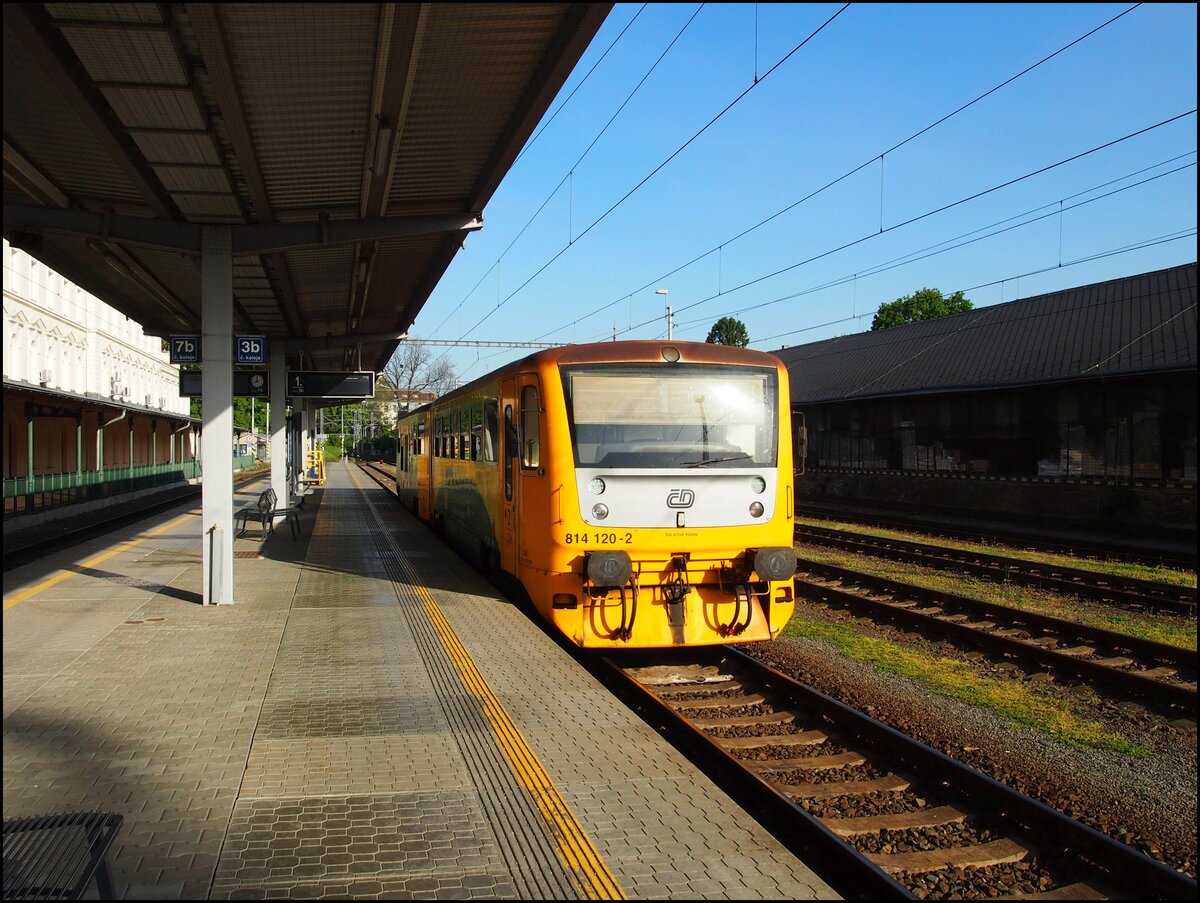 CD 814 120-2 in Bf. Opava Východ am 30. 4. 2024.