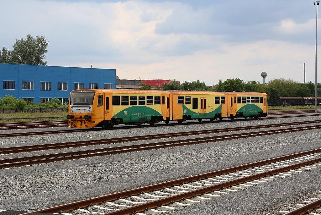 CD 814 205-1 fährt am 03.August 2019 in den Bahnhof Veseli nad Moravou ein.