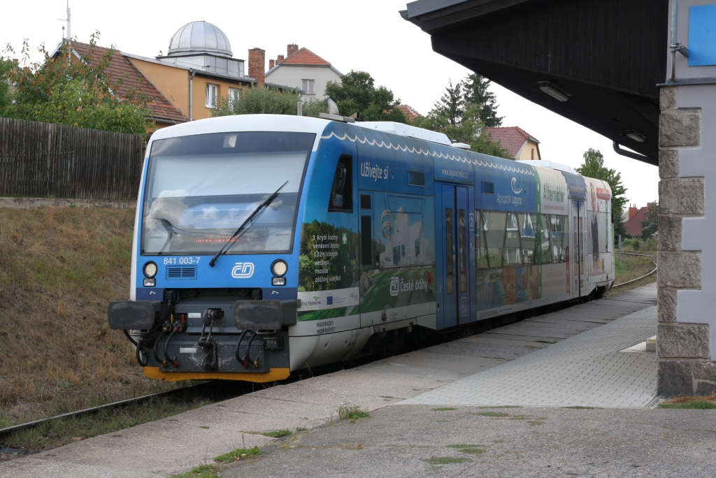 CD 841 003-7 wendet am 24.August 2019 in der Haltestelle Velke Mezirici zastavka vom 24957 aus Krizanov auf den Os 24960 nach Velke Mezirici.