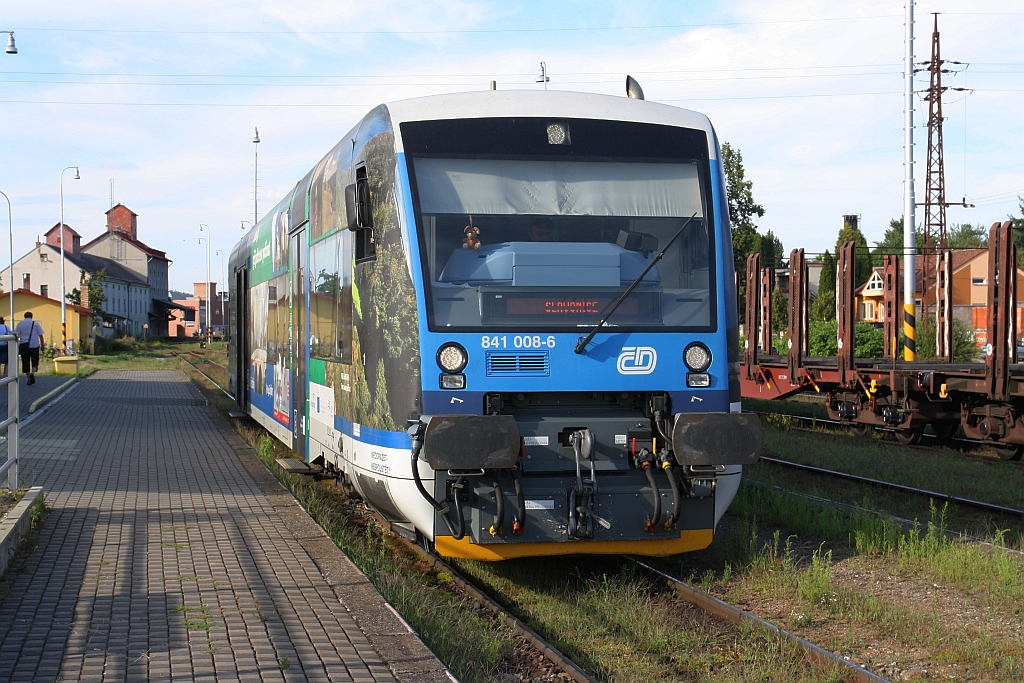 CD 841 008-6 als Os 28323 (Kostelec u Jihlavy - Slavonice) am 09.August 2019 im Bahnhof Telc.
