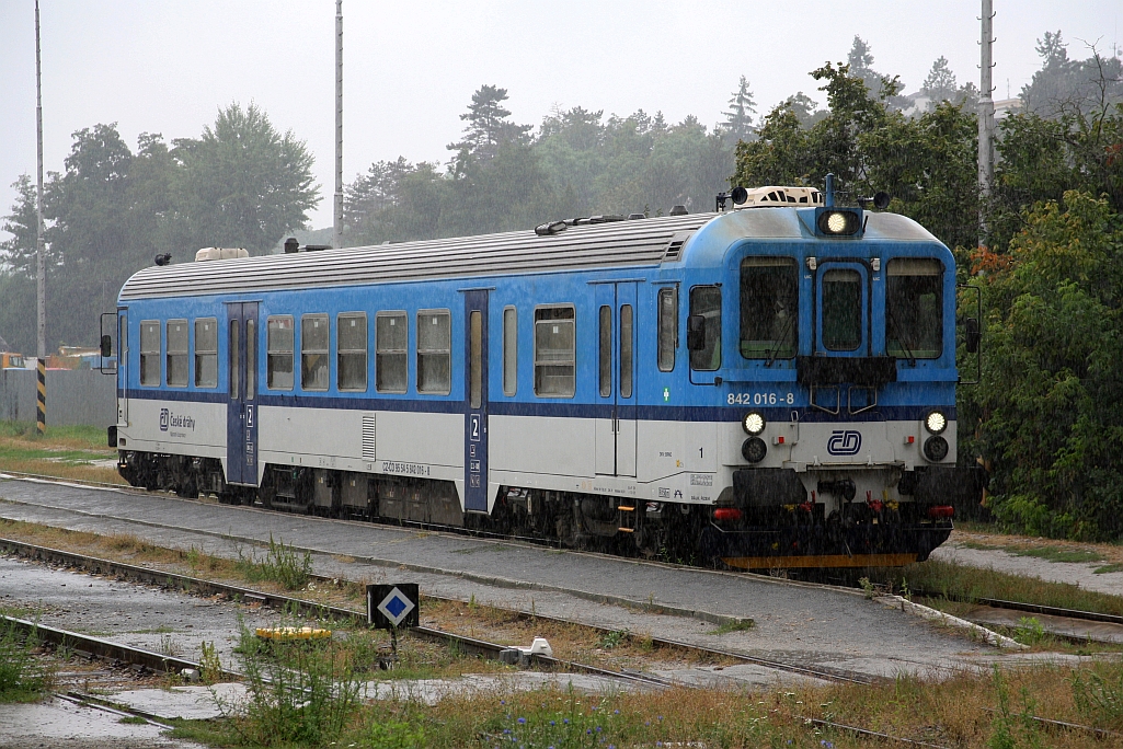 CD 842 016-8 am 07.September 2019 als Os 14419 nach Moravske Branice im Bahnhof Ivancice.