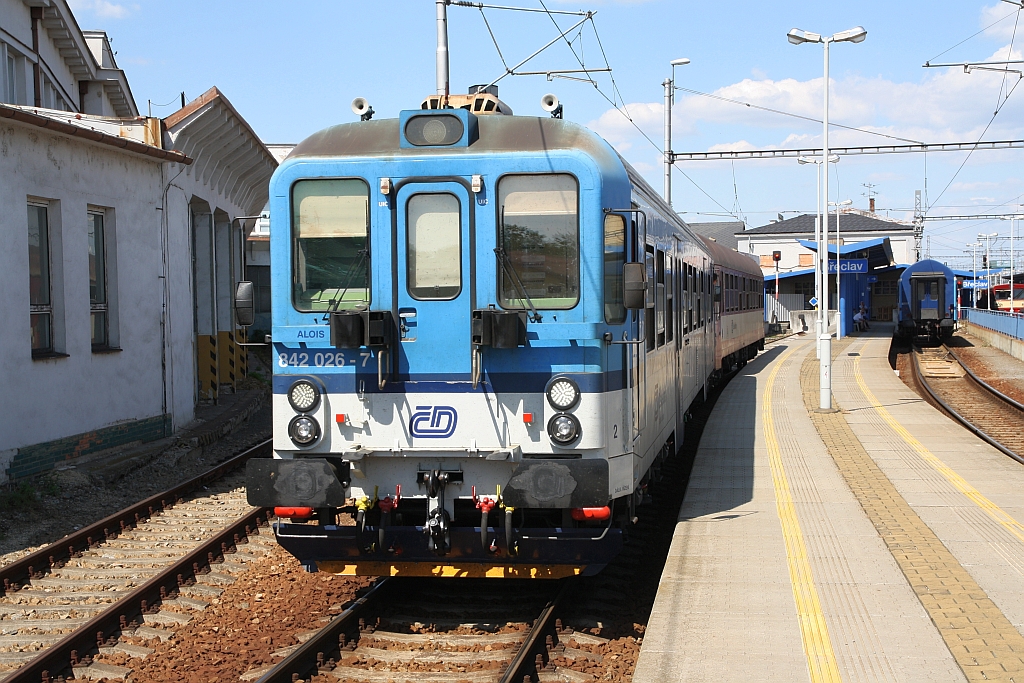 CD 842 026-7 am 07.Juli 2018 im Bahnhof Breclav.