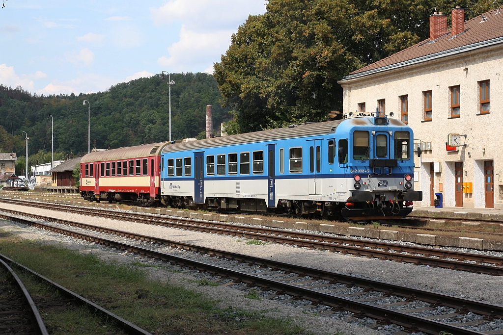 CD 842 032-5 als Os 4812 (Brno-Horni Herspice - Jihlava) am 18.August 2018 im Bahnhof Zastavka u Brna.