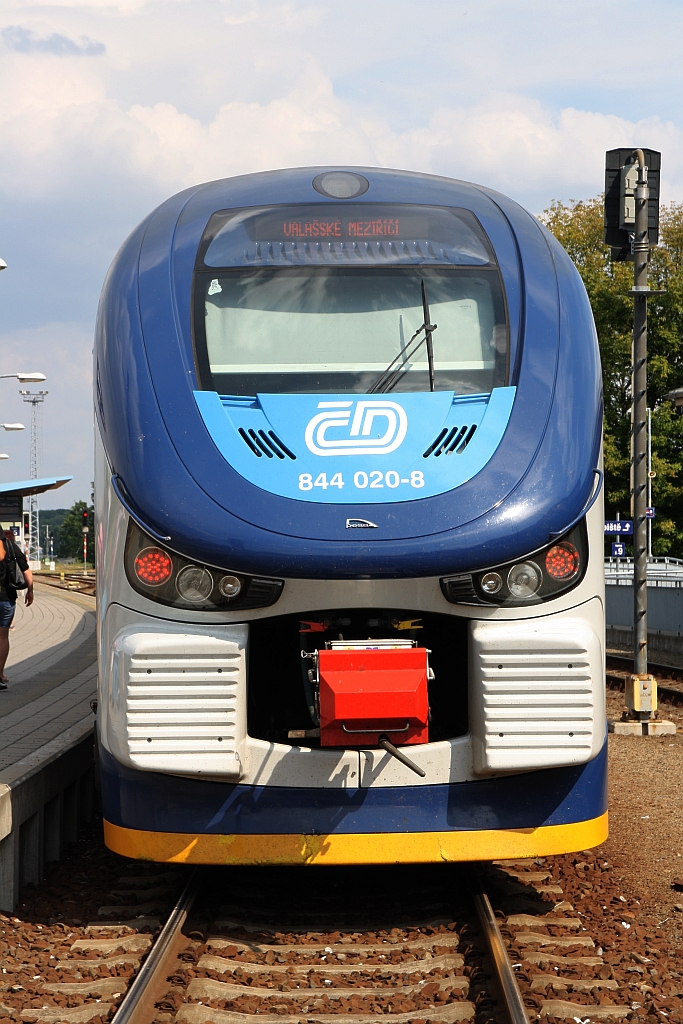 CD 844 020-8 als Os 3919 (Kojetin – Valasske Mezirici) am 20.Juli 2019 im Bahnhof Kromeriz.