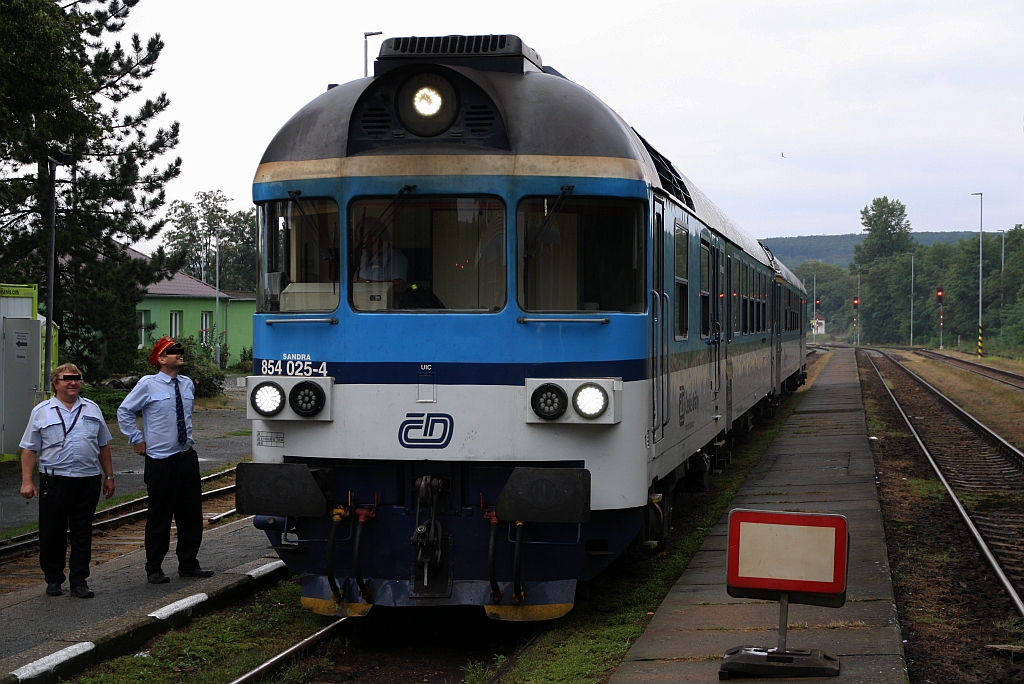 CD 854 025-4 am 07.September 2019 als erstes Fahrzeug des Os 4453 (Ivancice - Brno hl.n.) im Bahnhof Moravske Branice.