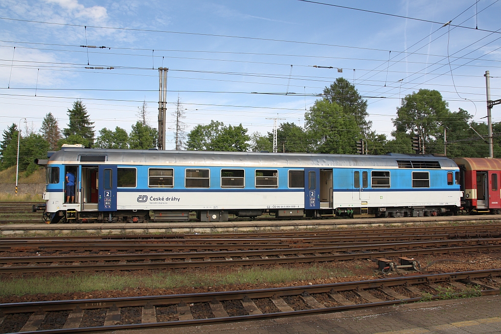 CD 854 030-4 am 09.August 2019 nach der Ankunft als Os 4812 von Brno hl.n. im Bahnhof Jihlava.
