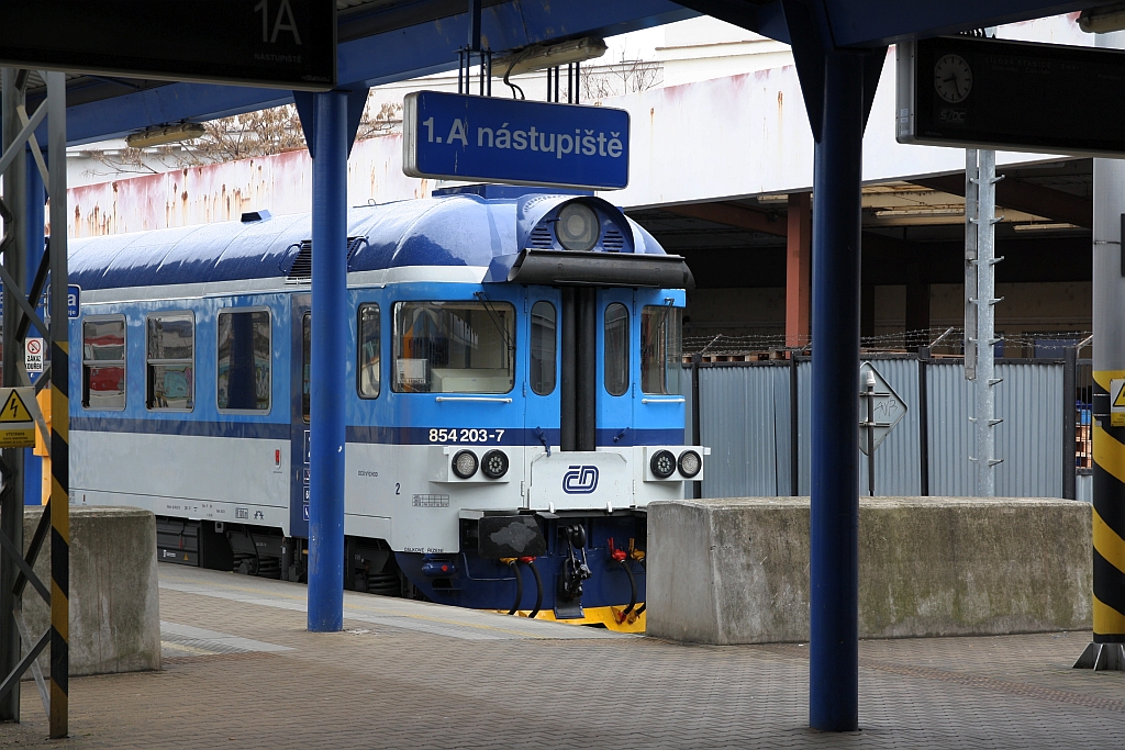 CD 854 203-7 am 06.April 2019 im Bahnhof Breclav.