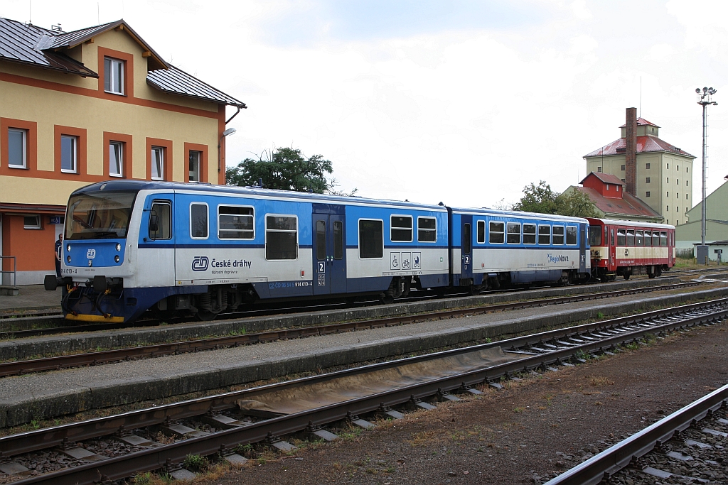 CD 914 010-4/814 010-5 am 14.Juli 2018 als Os 24808 (Znojmo - Okrisky) im Bahnhof Moravske Budejovice.