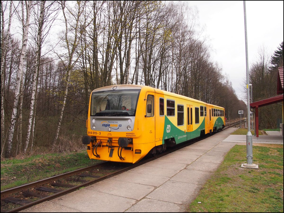 CD 914 015-3 im Tachov Zastávka am 7.4.3017.