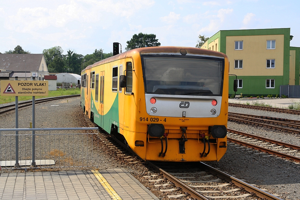 CD 914 029-4 fährt am 20.Juli 2019 als Os 14244 (Vizovice - Kojetin) aus dem Bahnhof Kromeriz.