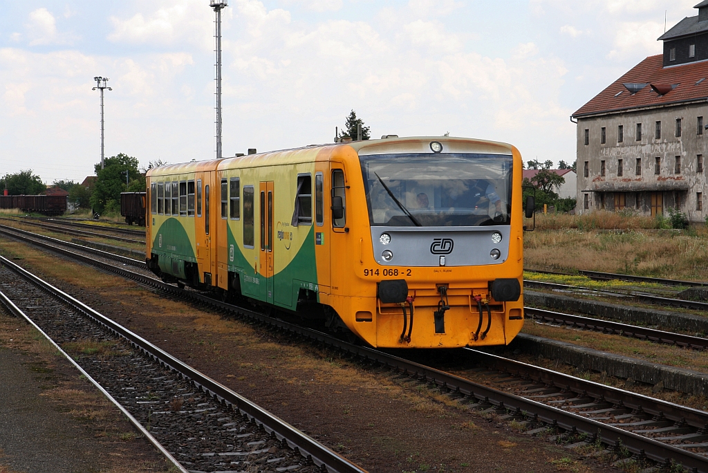 CD 914 068-2/814 068-3 fährt am 14.Juli 2018 als Os 24809 (Okrisky - Znojmo) im Bahnhof Moravske Budejovice ein.