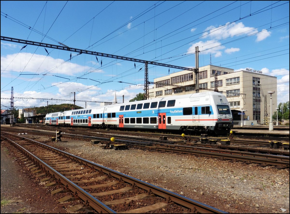 CD 971 021-1 in Hbf. Kralupy nad Vltavou am 14. 8. 2018.