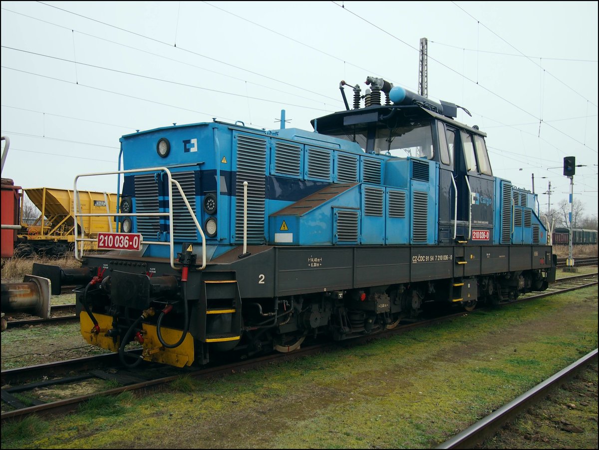CD Cargo 210 036-0 auf Hauptbahnhof Protivín am 17.12.2016