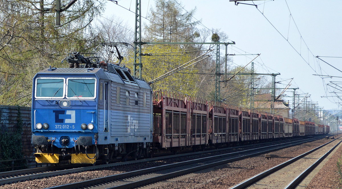 CD Cargo mit 372 012-5 (CZ-CDC 91 54 7 372 012-5) mit PKW-Transportzug (leer) am 02.04.19 Dresden-Strehlen.