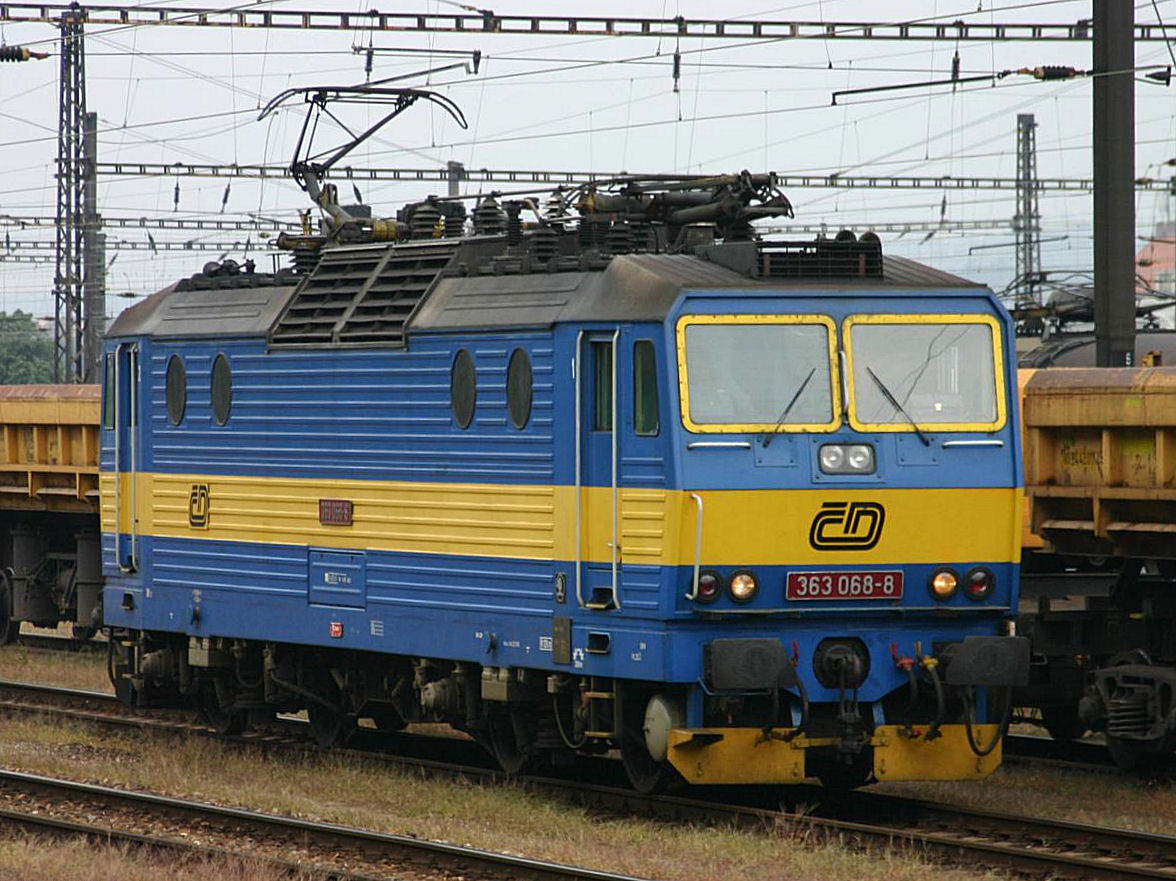 CD Elektrolok 363068 am 22.8.2005 in Praha Holesovice.