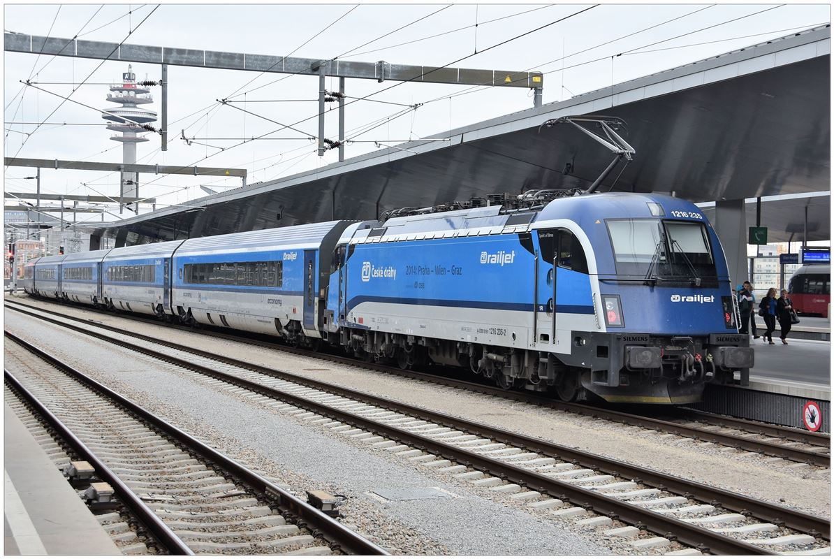 CD Railjet mit 1216 235-2 in Wien Hbf. (15.06.2018)
