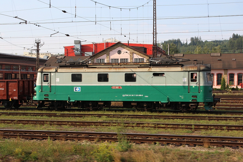 CDC 123 008-5 am 21.Juli 2018 im Bahnhof Ceska Trebova.