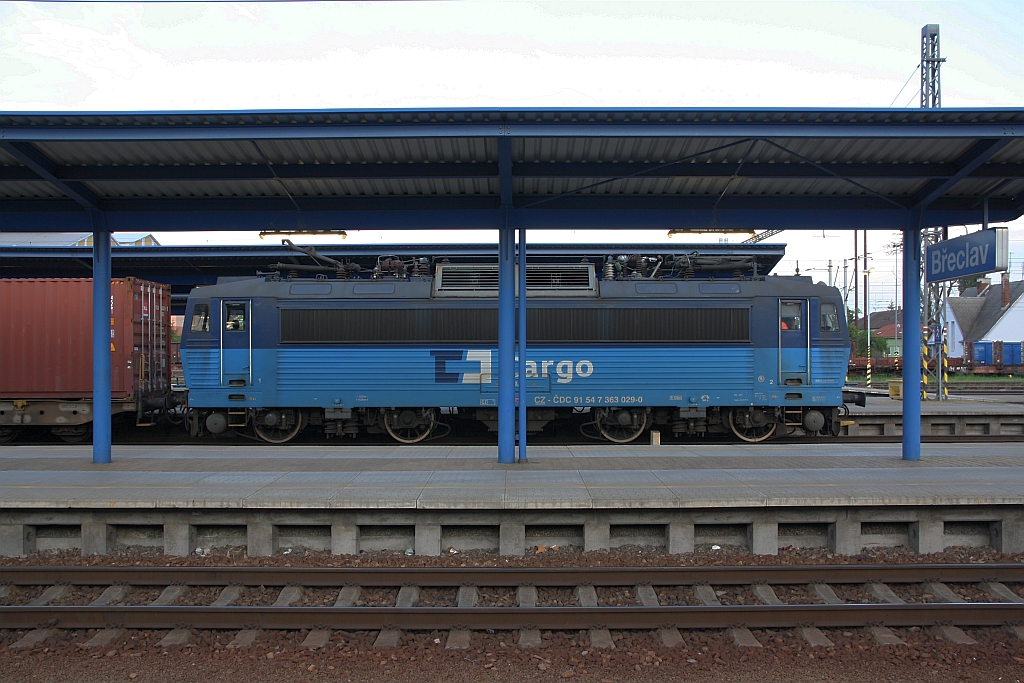 CDC 363 026-0 am 11.Mai 2019 im Bahnhof Breclav.