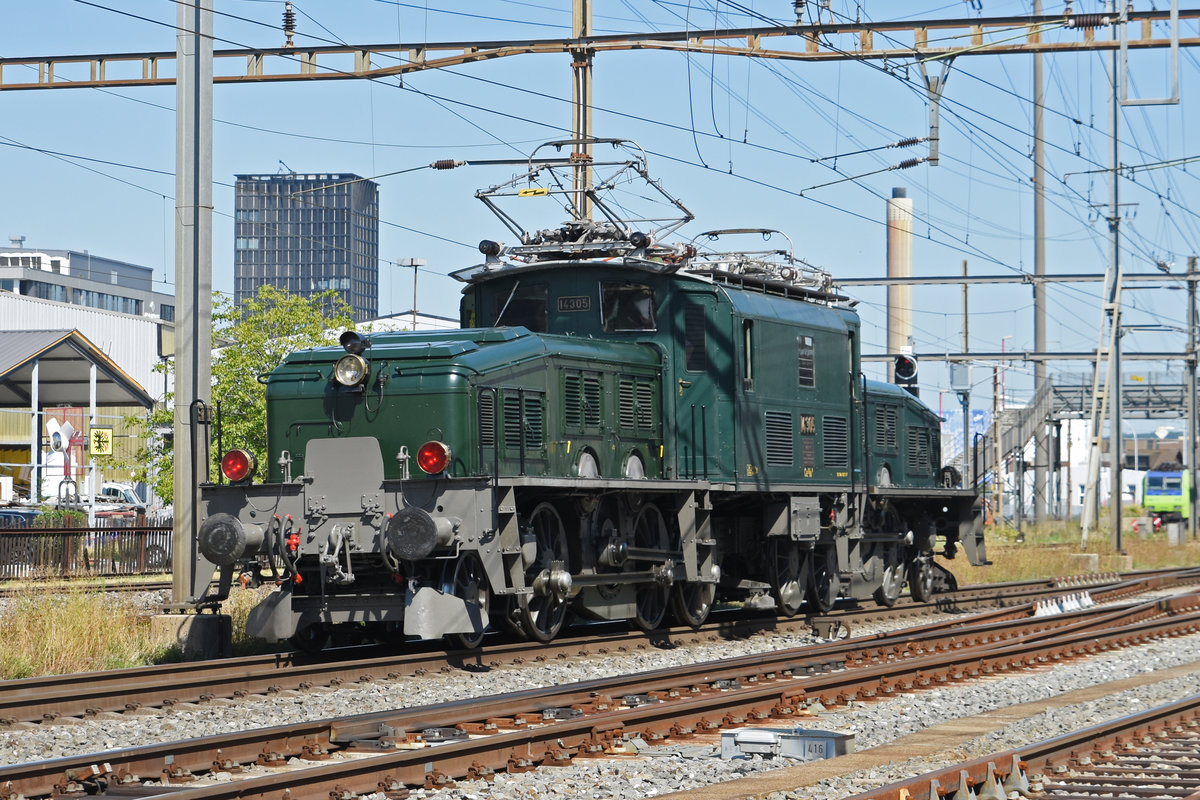 Ce 6/8 14305 Krokodil durchfährt den Bahnhof Pratteln. Die Aufnahme stammt vom 21.08.2020.