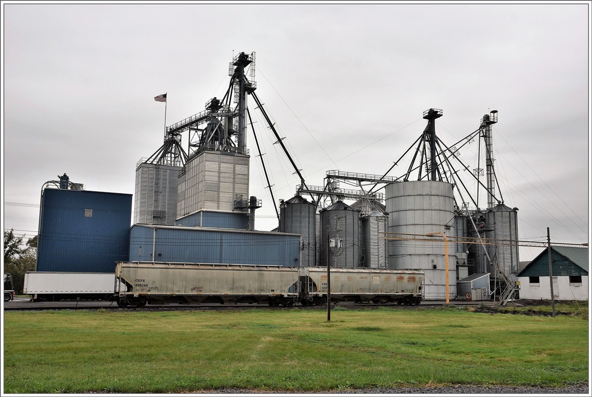 Central New York Feeds Mill in Jordan/NY. Zwei covered Hoppers werden hier mit Getreide beladen. (11.10.2017)