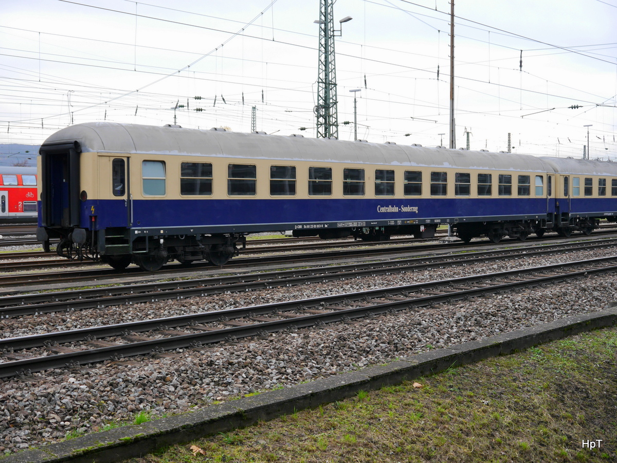 Centralbahn - Personenwagen Bm  56 80 22-30 003-8 (ex DB) abgestellt im Bahnhofsareal von Basel Badischer Bahnhof Standort des Fotografen im Parkhaus gegenüber des Bahnhof am 23.11.2016
