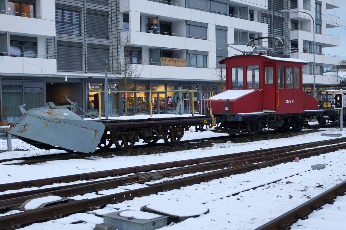 CEV/MVR: Am 9. Januar 2017 wartete der Te 82 mit dem Schneepflug in Vevey auf den nächsten Schnee.
Walter Ruetsch